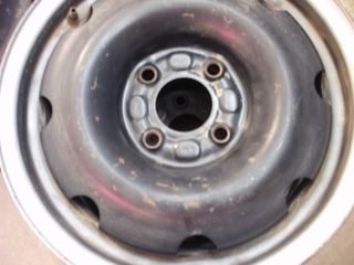 LLANTA RENAULT R21 ANTIGUO.