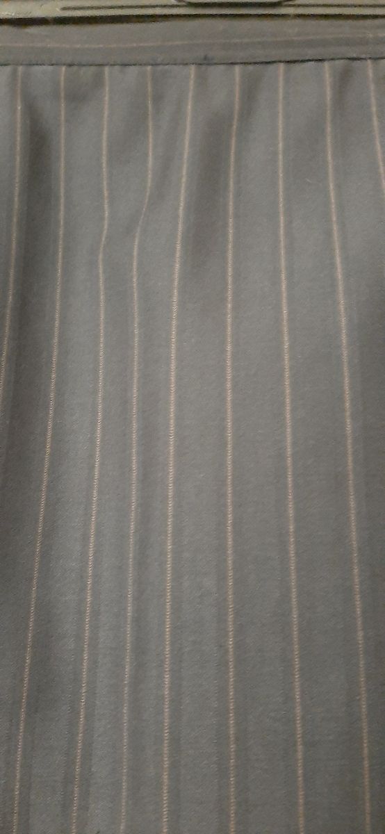 Gonna gessata con spacchetto dietro