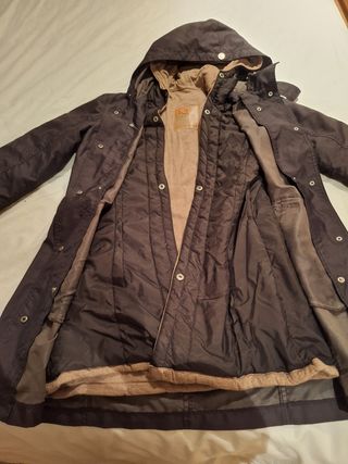 Se vende Parka de mujer.
