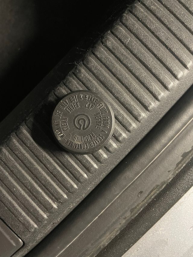 Tapon bote de freno trasero ducati