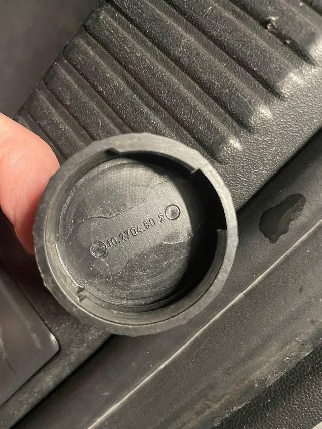 Tapon bote de freno trasero ducati