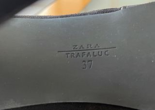 Zapatos de tacón negros de Zara
