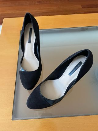 Zapatos de tacón negros de Zara