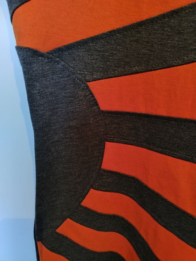 Tubino grigio e arancione