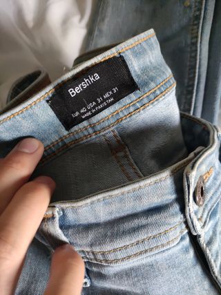 Pantalón vaquero de Bershka 