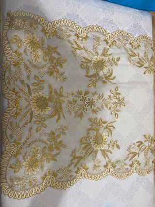 Conjunto de manteleta y delantal fallera de seda