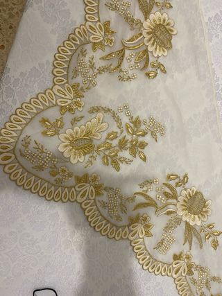 Conjunto de manteleta y delantal fallera de seda