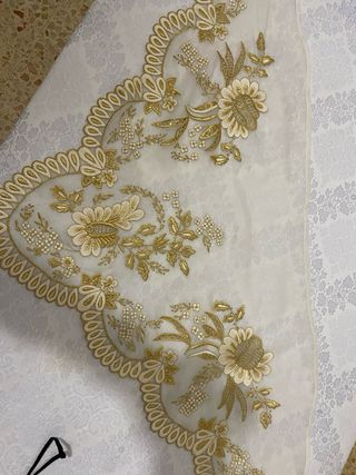 Conjunto de manteleta y delantal fallera de seda