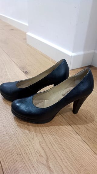 Zapatos negros tacón salon