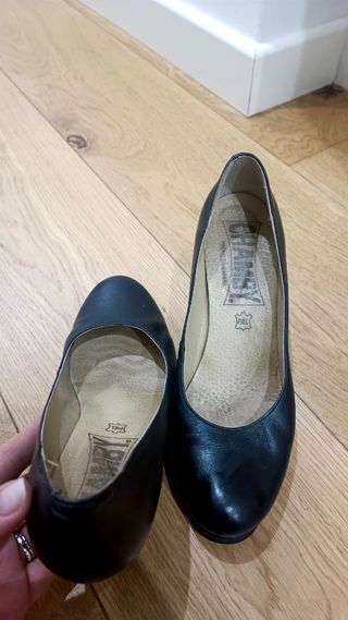 Zapatos negros tacón salon