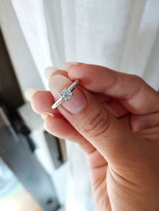 Anillo de compromiso (oro blanco 18k y diamante)