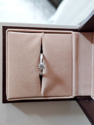 Anillo de compromiso (oro blanco 18k y diamante)