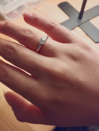 Anillo de compromiso (oro blanco 18k y diamante)