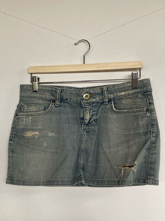 Minifalda vaquera desgastada, Zara