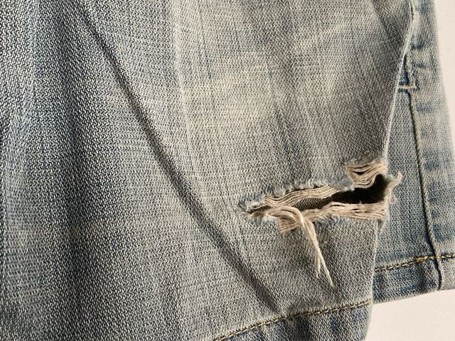 Minifalda vaquera desgastada, Zara