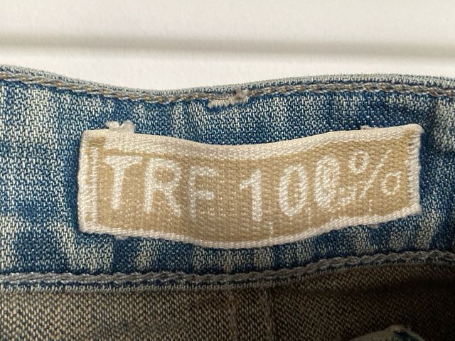 Minifalda vaquera desgastada, Zara