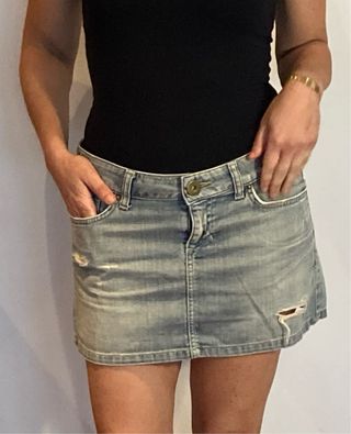 Minifalda vaquera desgastada, Zara