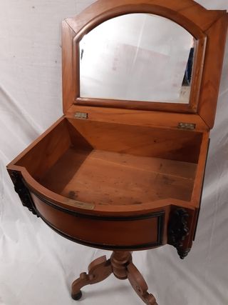 Antigua mesita Velador/costurero, madera Mobila