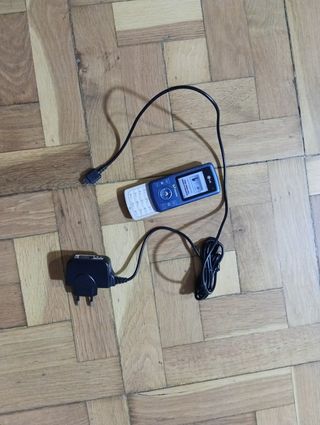 Teléfono LG KP265 antiguo