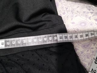 Vestido negro con hombro fuera