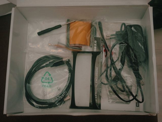 Custodia esterna Tooq e disco rigido da 3'5" da 500 Gb