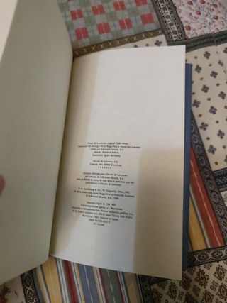 Libro juvenil El mundo de Sofía