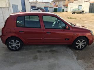 Renault Clio 2005