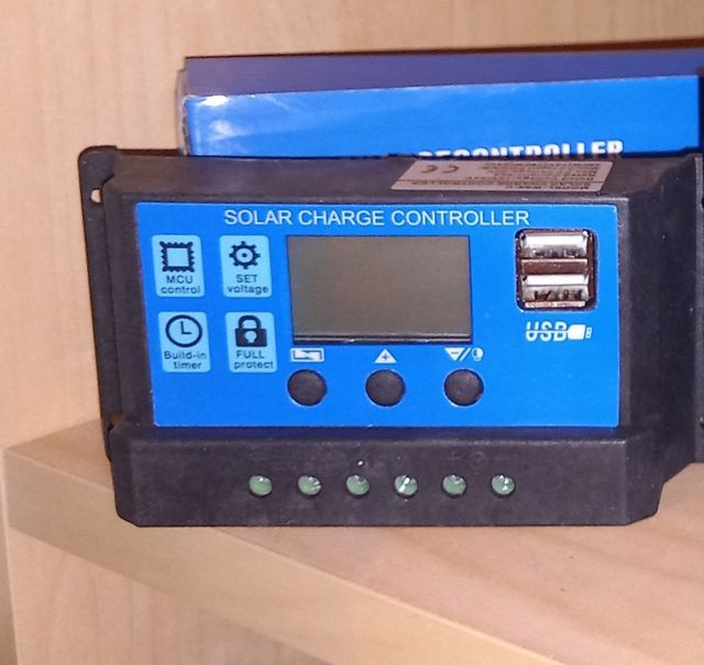 Placa solar 120w y controlador y pasamuros cables