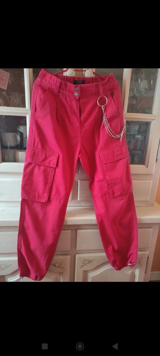 Pantalón cargo Bershka.Talla 36