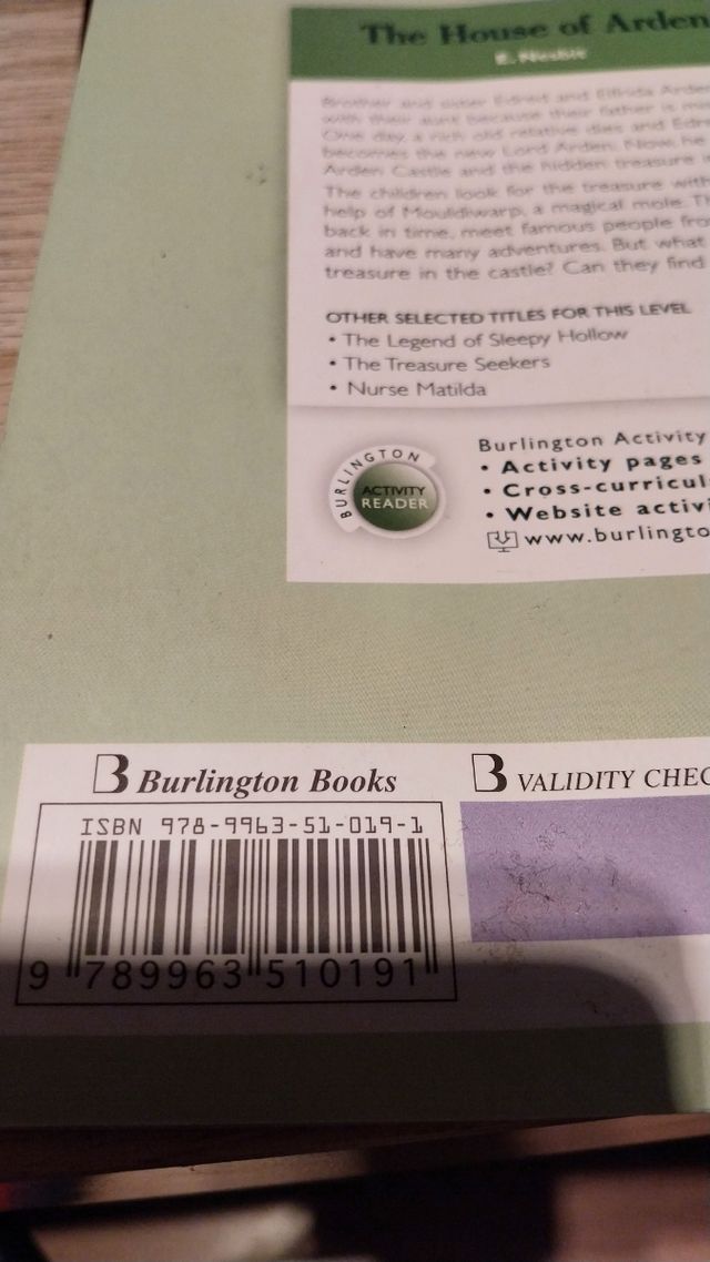 Libro lectura Inglés. The House of Arden. The Ghos