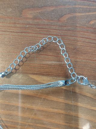 COLLAR DE BISUTERÍA CON PIEDRAS AZULES 