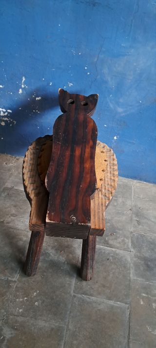 TABURETE VINTAGE DE MADERA MACISA.