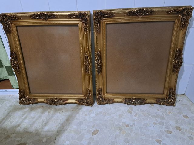 Marco de madera antiguo para fotos, oleo