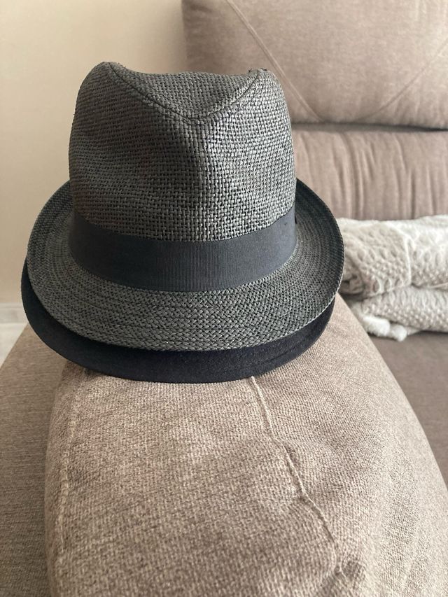 Gorro de caballero gris de verano de H&M
