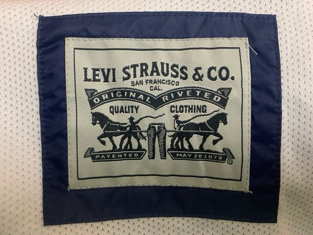 Chubasquero/Cortavientos Levi’s