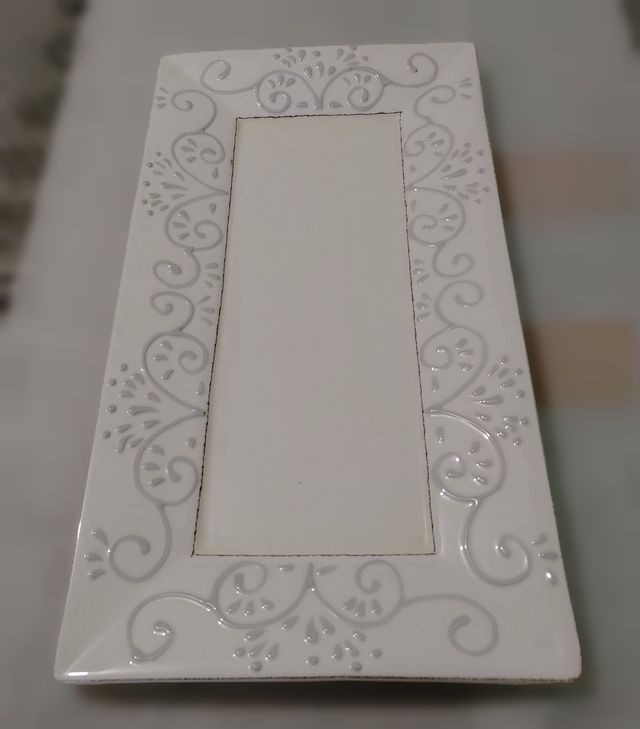 Vassoio in PORCELLANA – Tema, Fantasia di RICAMI.