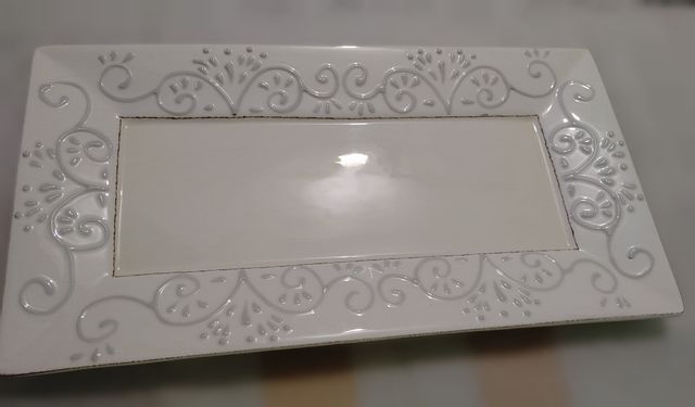 Vassoio in PORCELLANA – Tema, Fantasia di RICAMI.