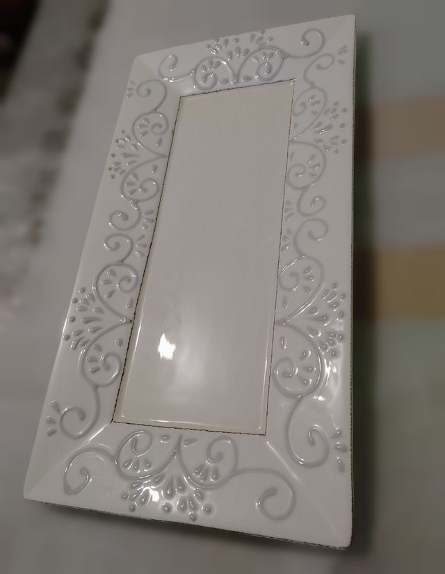 Vassoio in PORCELLANA – Tema, Fantasia di RICAMI.