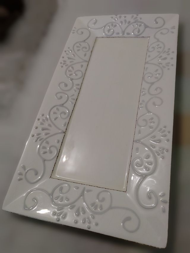 Vassoio in PORCELLANA – Tema, Fantasia di RICAMI.