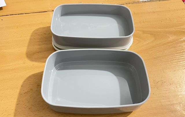 Fiambrera con cubiertos