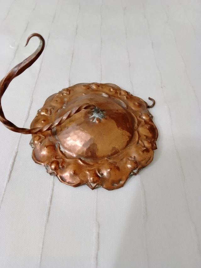 Pequeña percha de cobre