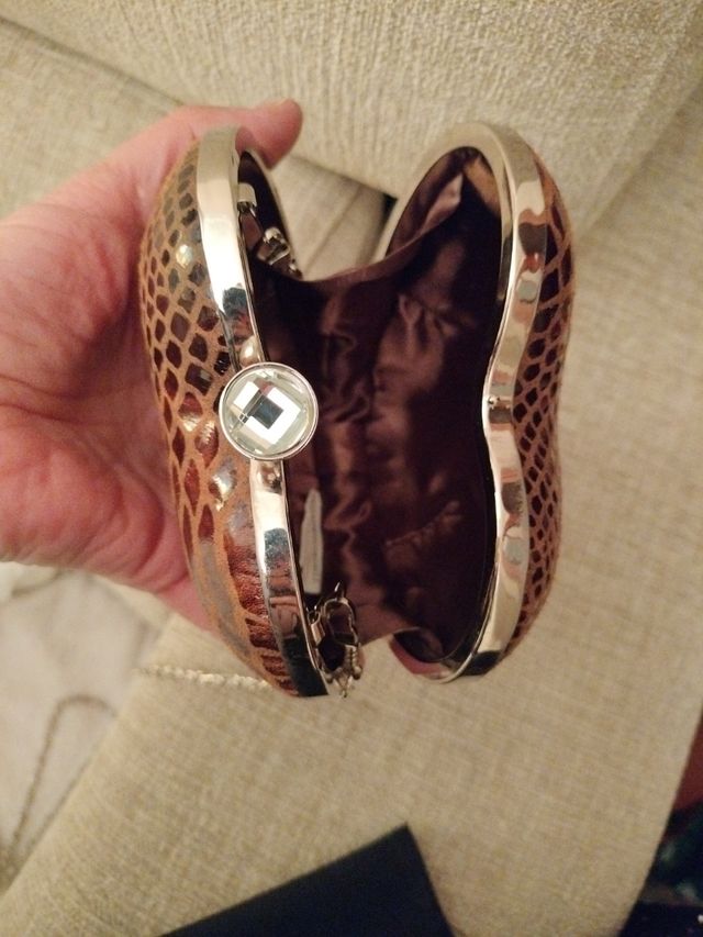 Bolso corazón caja con cadena 