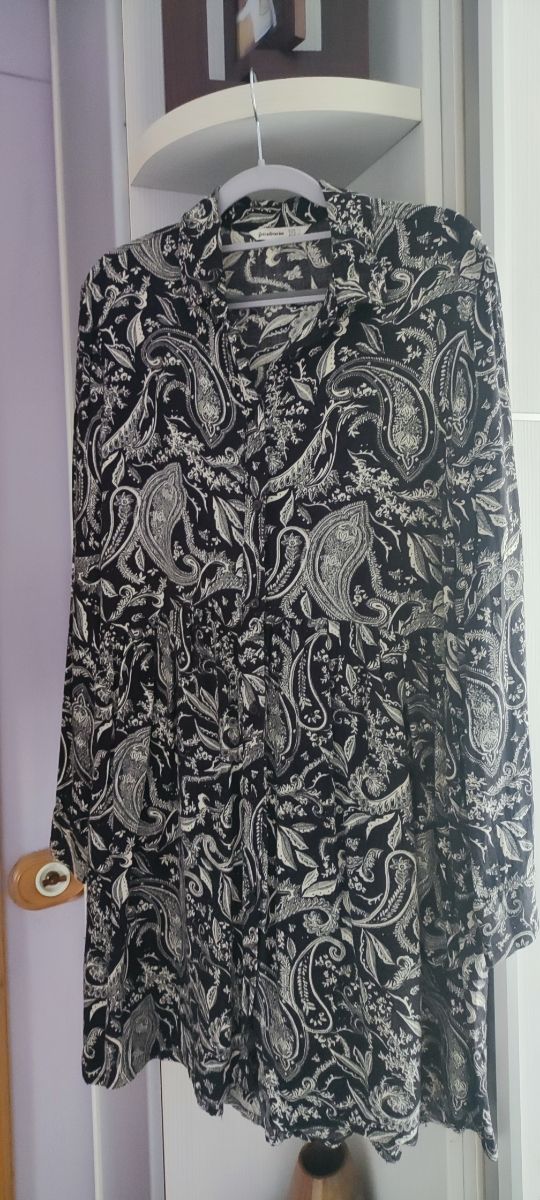 Vestido corto en tonos negro