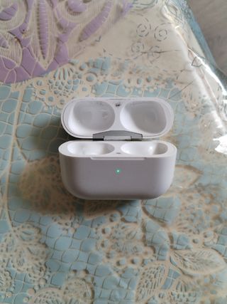 CARGADOR AIRPODS Apple