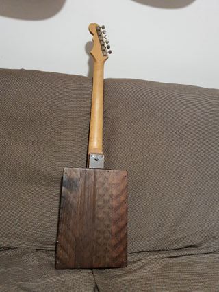 Cigar Box guitar Loluthier SRV 2020 de 6 cuerdas