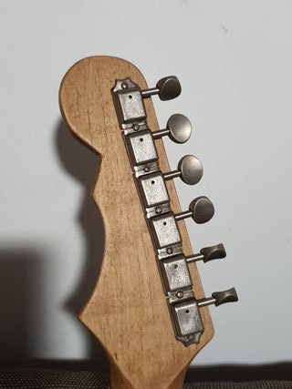 Cigar Box guitar Loluthier SRV 2020 de 6 cuerdas