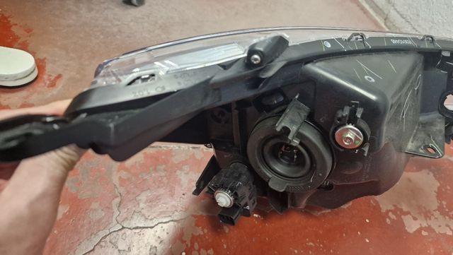 Faro MITSUBISHI SPACE STAR