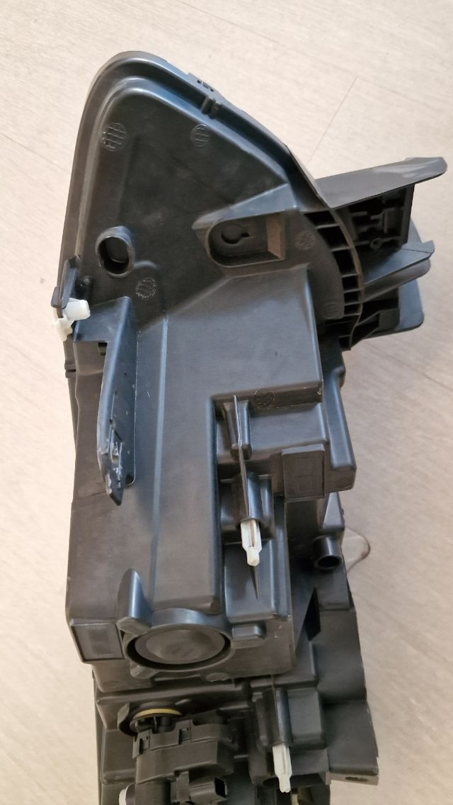 Faro Izdo Renault Espace MK5  260608