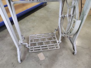 Alfa Maquina de coser año 1965
