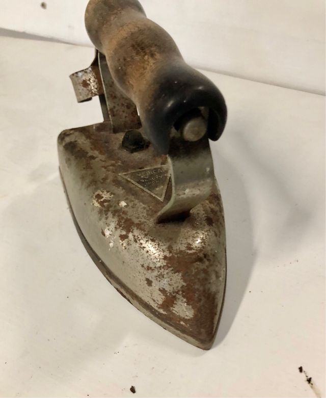 Ferro da stiro vintage anni 40